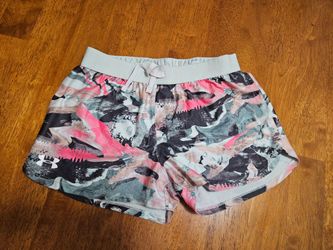 Youth Girls Under Armour shorts