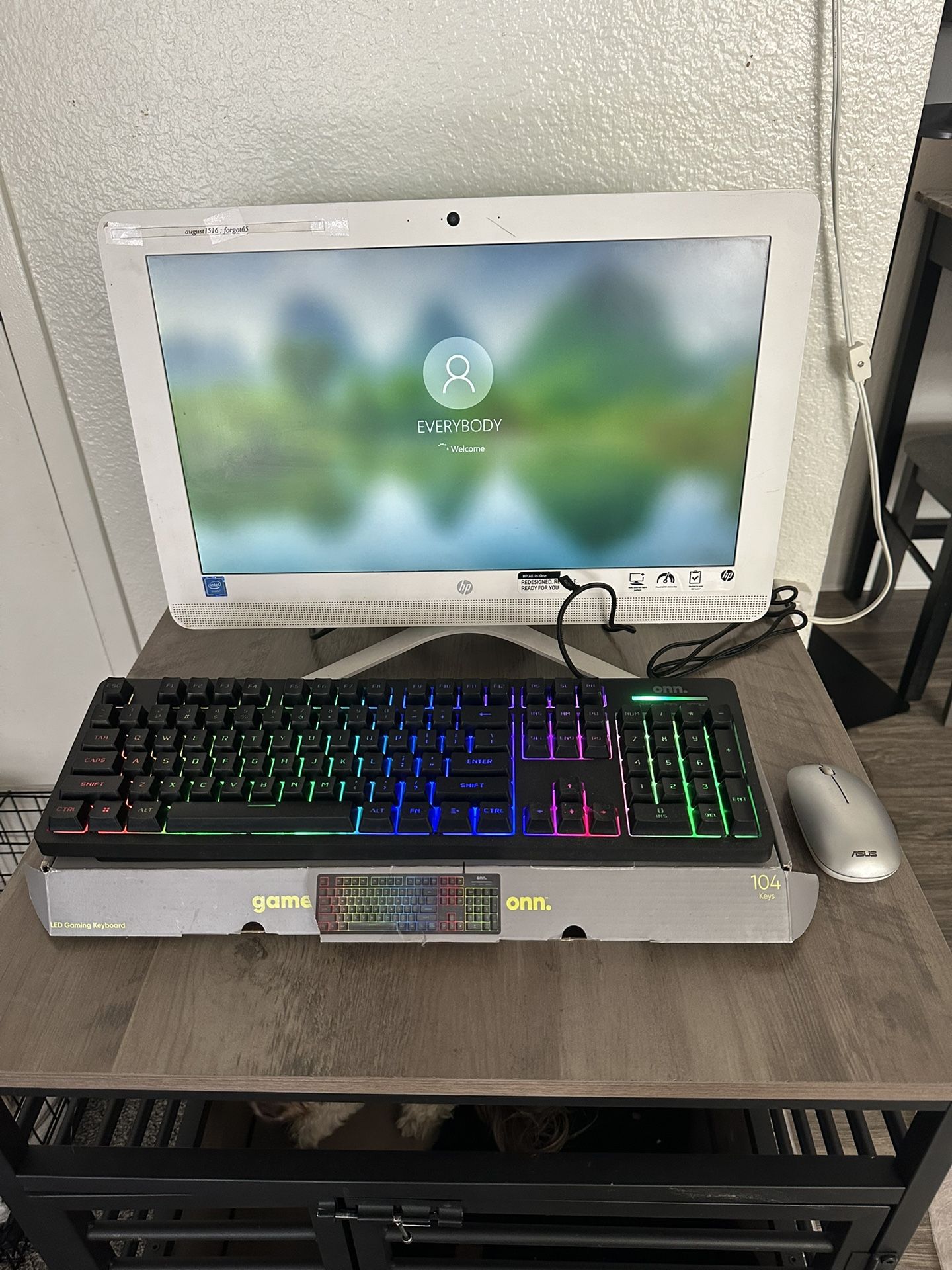 HP Desktop Computer With Keyboard & Mouse