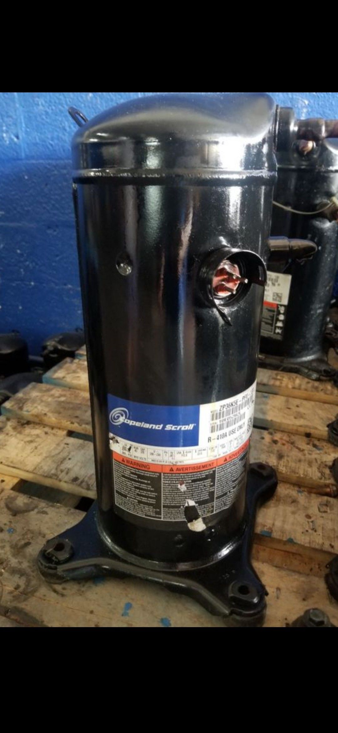 Air conditioning compressors