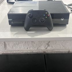 Xbox One With Controller