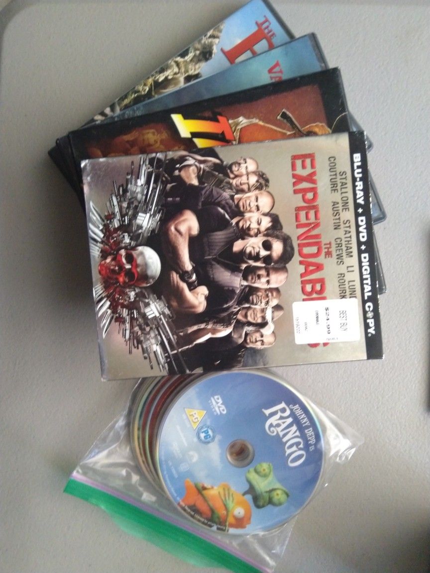 15 DVD + 2 Blu-ray Movies