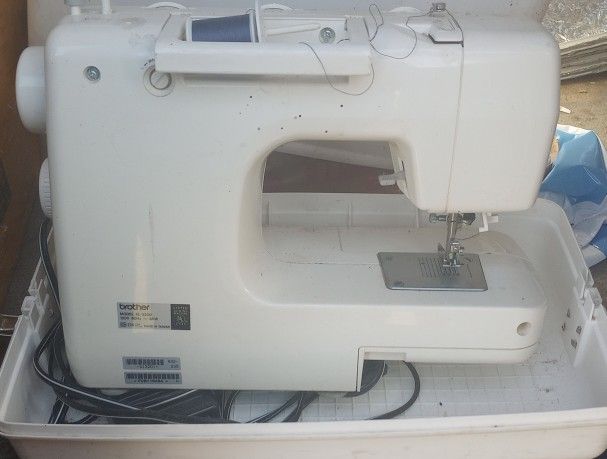 Brother XL-3200 Sewing Machine