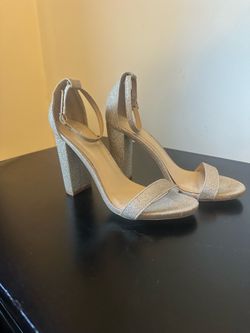 Size 7 Windsor heels champagne gold homecoming dance shoes high prom