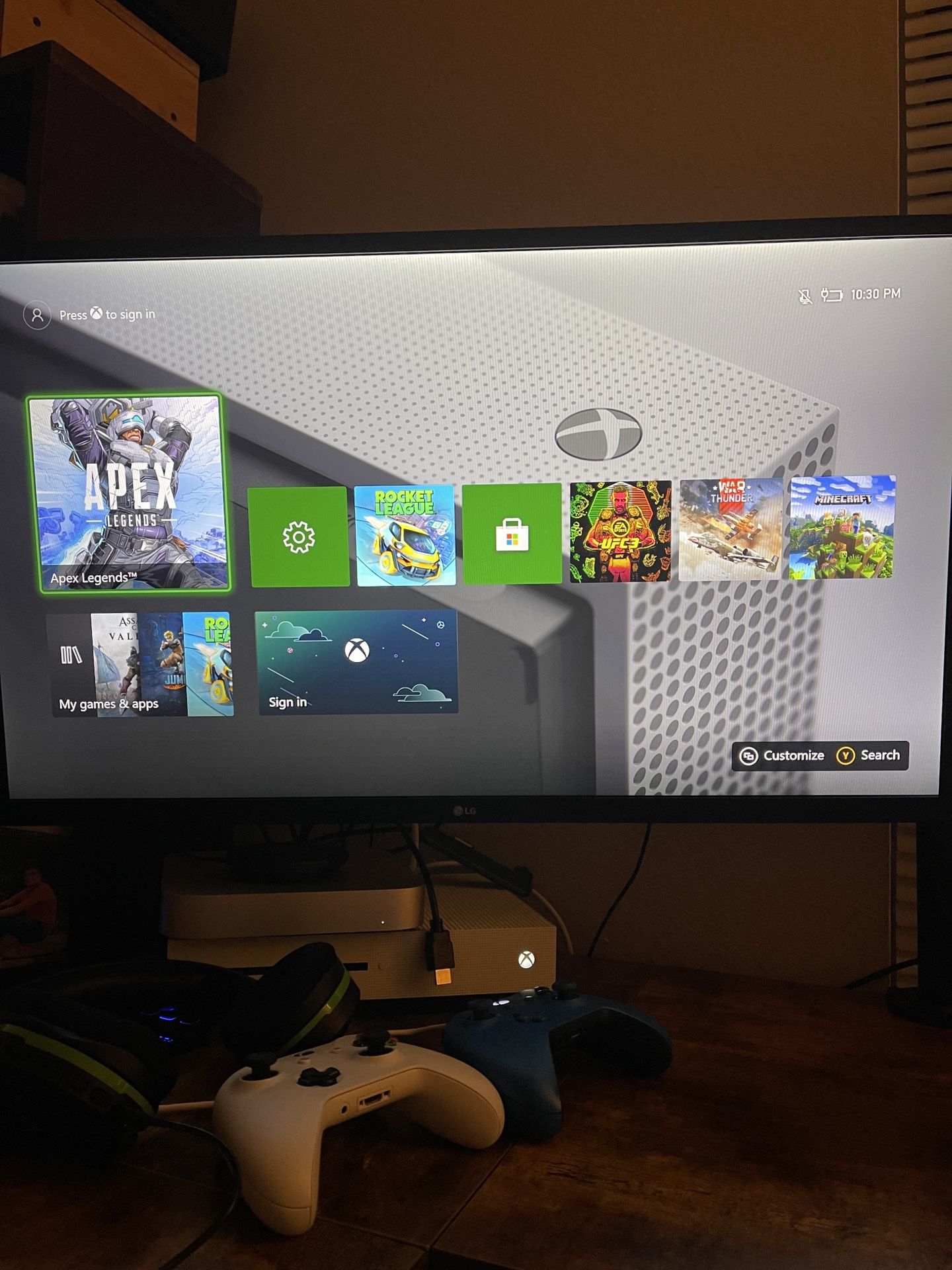 Xbox One W/ Games/Controllers/Headset
