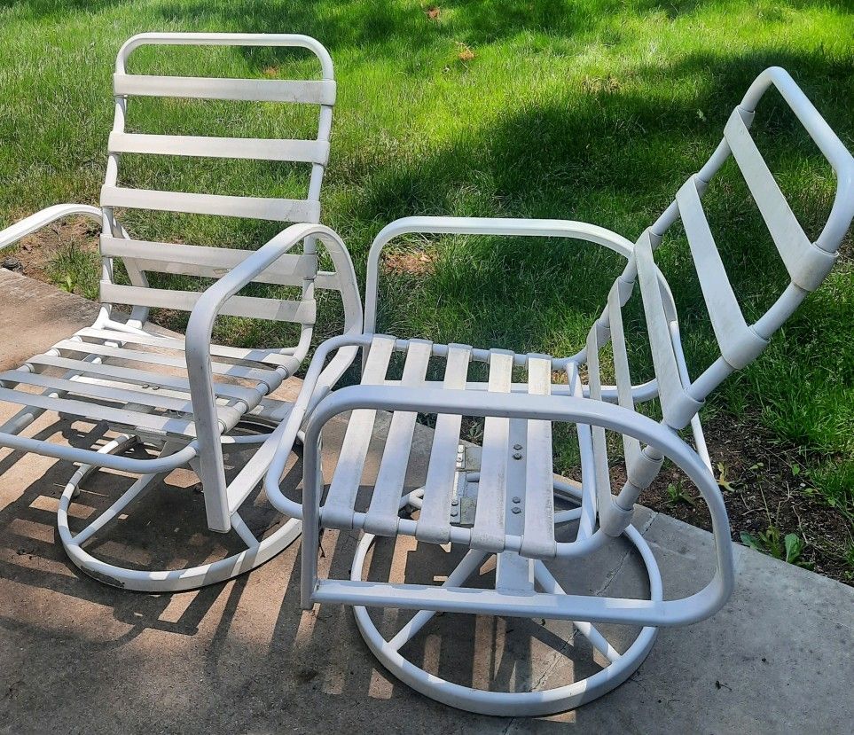 Swivel Rocking patio chairs (set 2) no cushions - $75