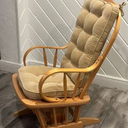 Glider Chair/Rocking Chair