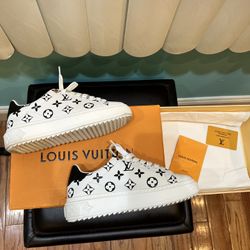 LV Time Out Black/White Monogram
