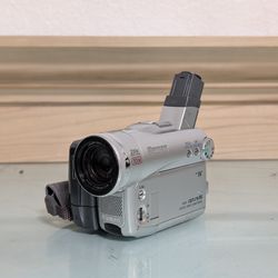 Camcorder - Cassette and SD Card 
