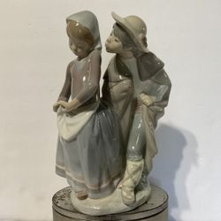 LLADRO PORCELAIN FIGURINE 