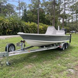 Like New 2021 Bob Hewes 21ft Redfisher Bay Boat.  Only 40 Hours. 