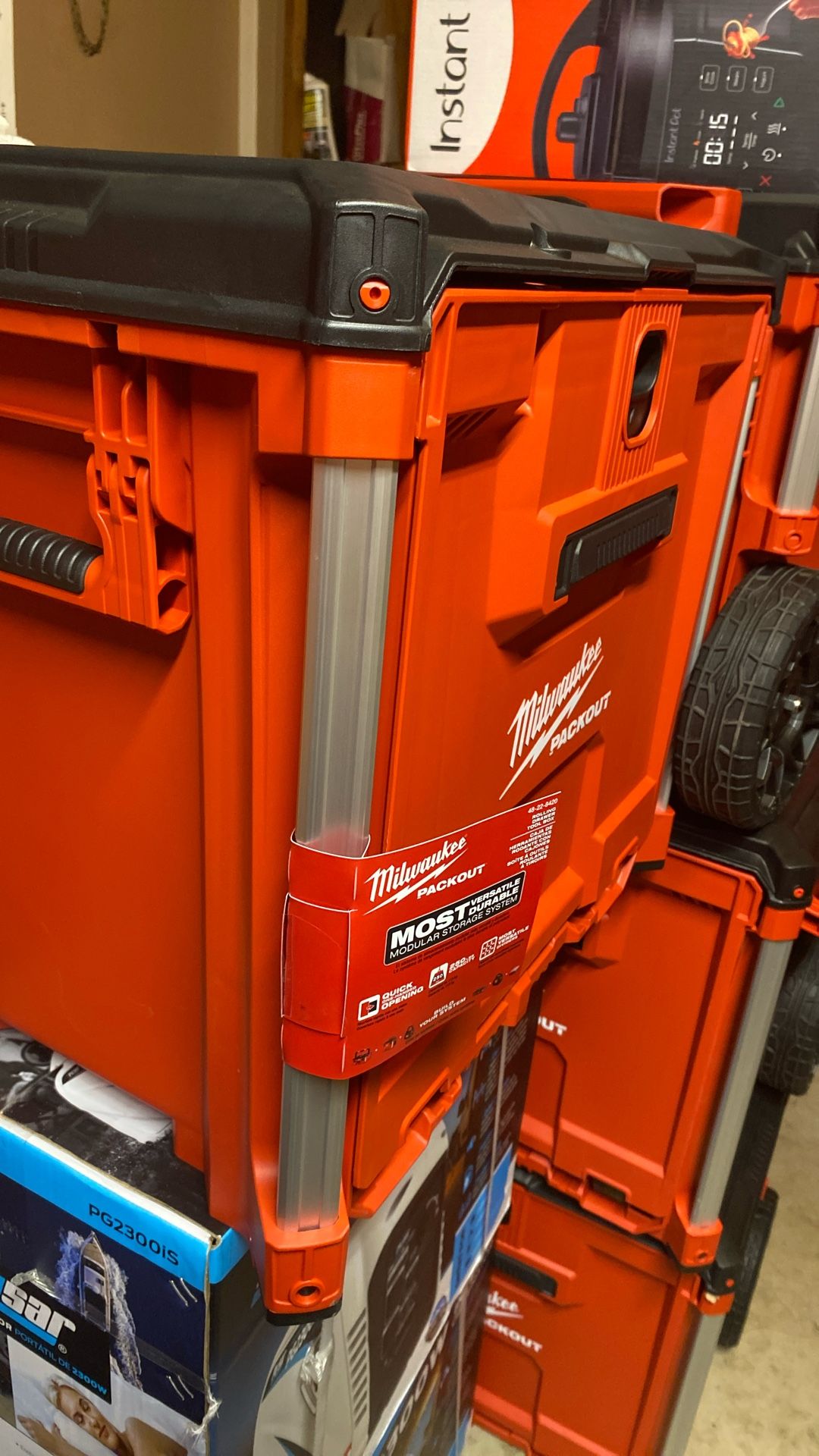 Milwaukee PACKOUT Rolling Drawer Tool Box Cat.48-22-8420