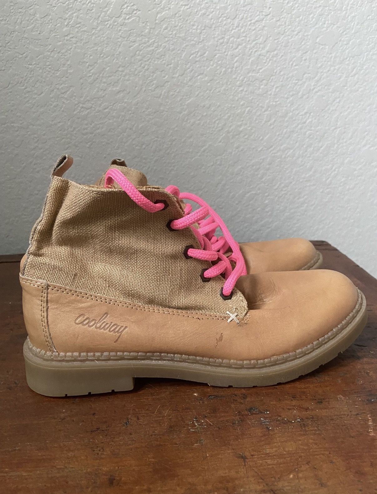 NWOT Coolway Boots