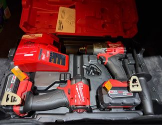 Milwaukee Fuel M18 Hammer Drill & Impact Combo Kit