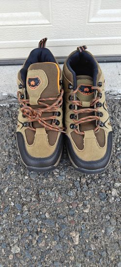 New...Size 7.5 mountain Boot