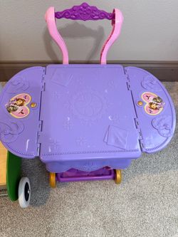 Kids food service car.