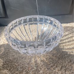 Mikasa Crystal Bowl For 25