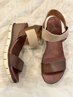 MIA Brown Leather Wedge 8.5