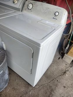 Electric Dryer.   Works Great.. Ready To Use