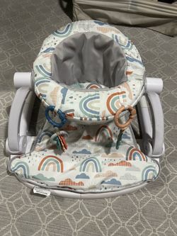 Baby Delight Portable Floor Seat & Activity Chair – Excellent Condition