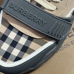     Burberry Sneakers (Check Pattern) – Size [8m] – Like New