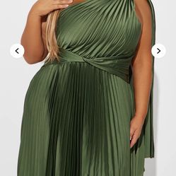 Brand New Emerald Gown 2XL