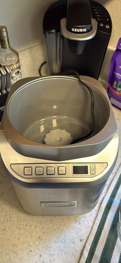 Ice cream maker