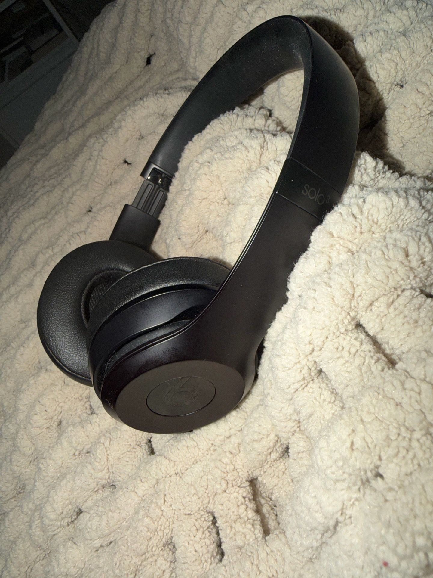 BEATS SOLO