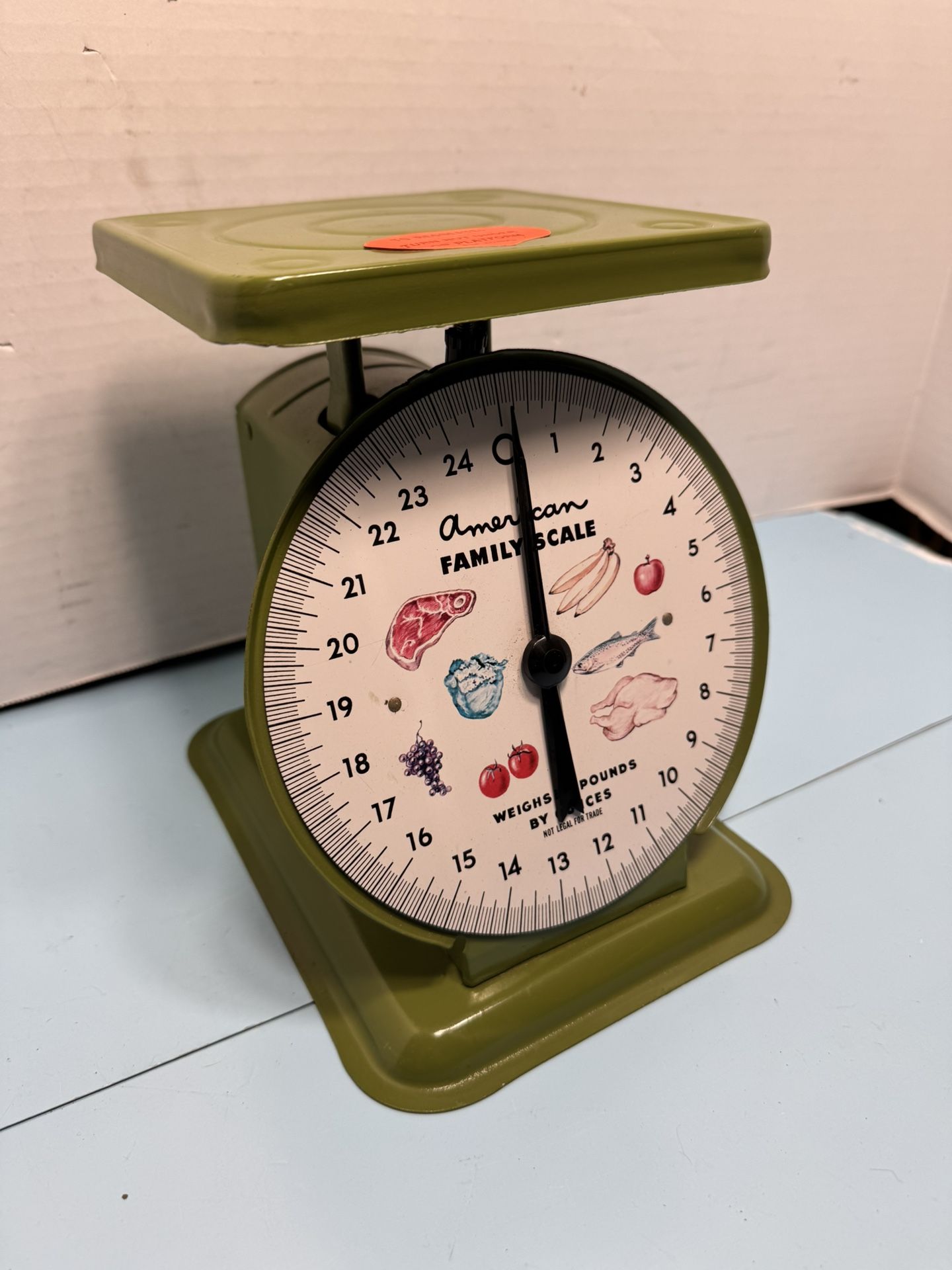 Vintage Avocado Green American Family Kitchen Scale Farmhouse Decor