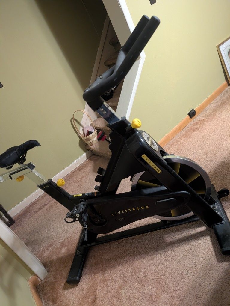 Livestrong Indoor Spinning Bike - Model LS9.9IC