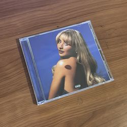 Sabrina Carpenter Short n’ Sweet : Standard Edition + Poster