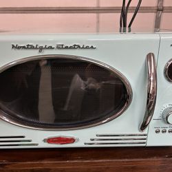 Nostalgia Electrics Microwave - TEAL