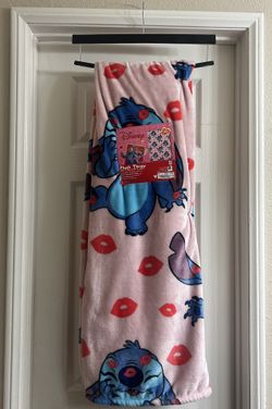 Stitch Valentine's Day Blanket 💋💙