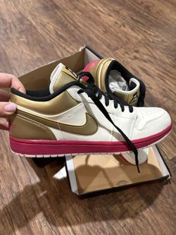 Jordan 1 Low Fuschia Gold SZ 11.5