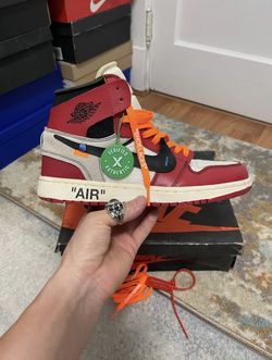 Size 8.5 -Jordan 1 Retro High Off-White Chicago