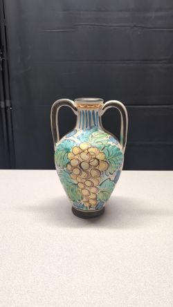 Caltagirone Pissaprello Hand-Painted Ceramic Amphora Vase with Grapevine Motif