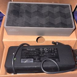 USB -C Universal Docking Station