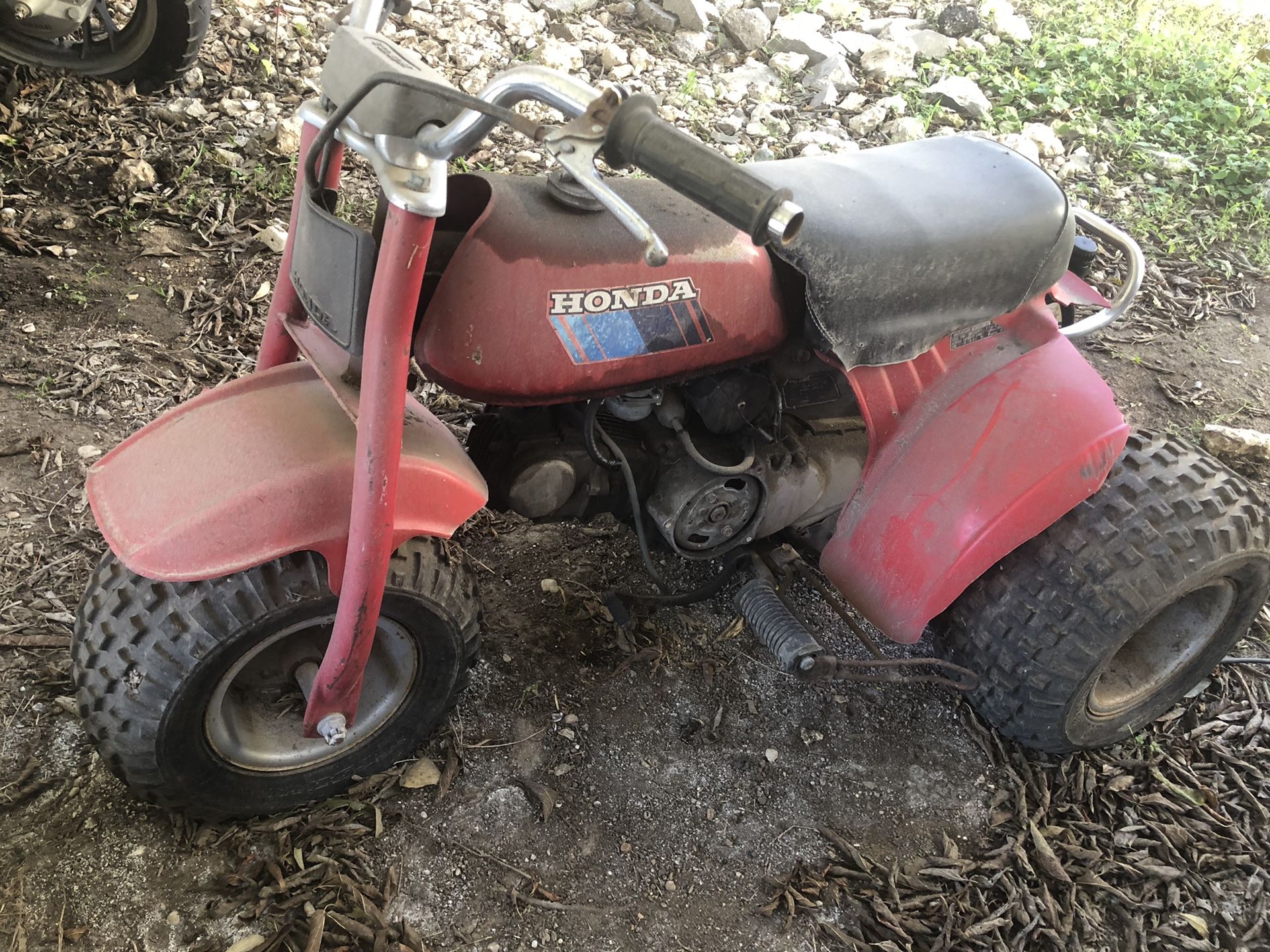 Trimoto honda modelo 70 es motor 70 cc