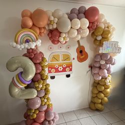 Selling used Free standing Bouquet