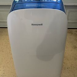HoneyWell Portable AC/ Heat/ Dehumidifier Floor Unit w/Window Accessory Kit