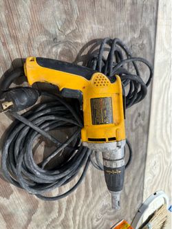 DEWALT VSR Drywall and Deck Screwdriver