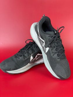 Nike Pegasus Trail 5 Black/White Size 12