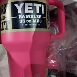New Yeti Rambler  35 oz mug with straw