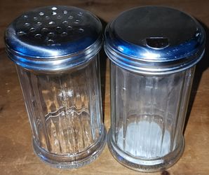 2 Glass Shaker
