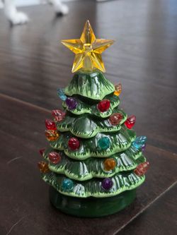 Ceramic mini Christmas tree lights up