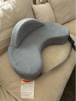 MomCozy Breastfeeding pillow