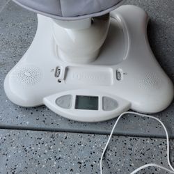 4 Moms Swing.        $80.  OBO
