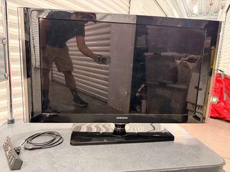Samsung 40" 1080p LCD HDTV (LN-T4071F) w/ Remote & Power Cord