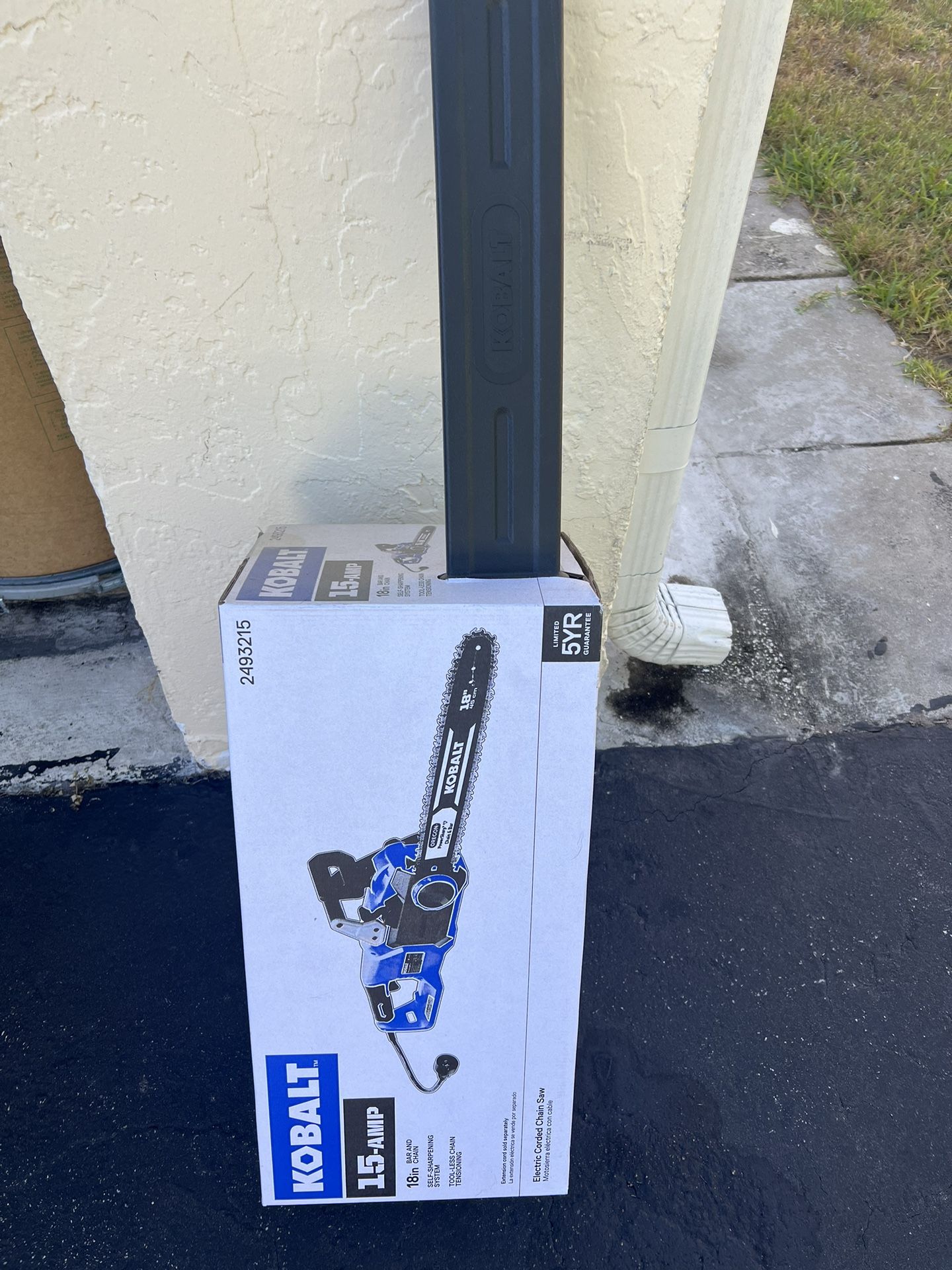 Kobalt 15 amp Electric Corded Chainsaw