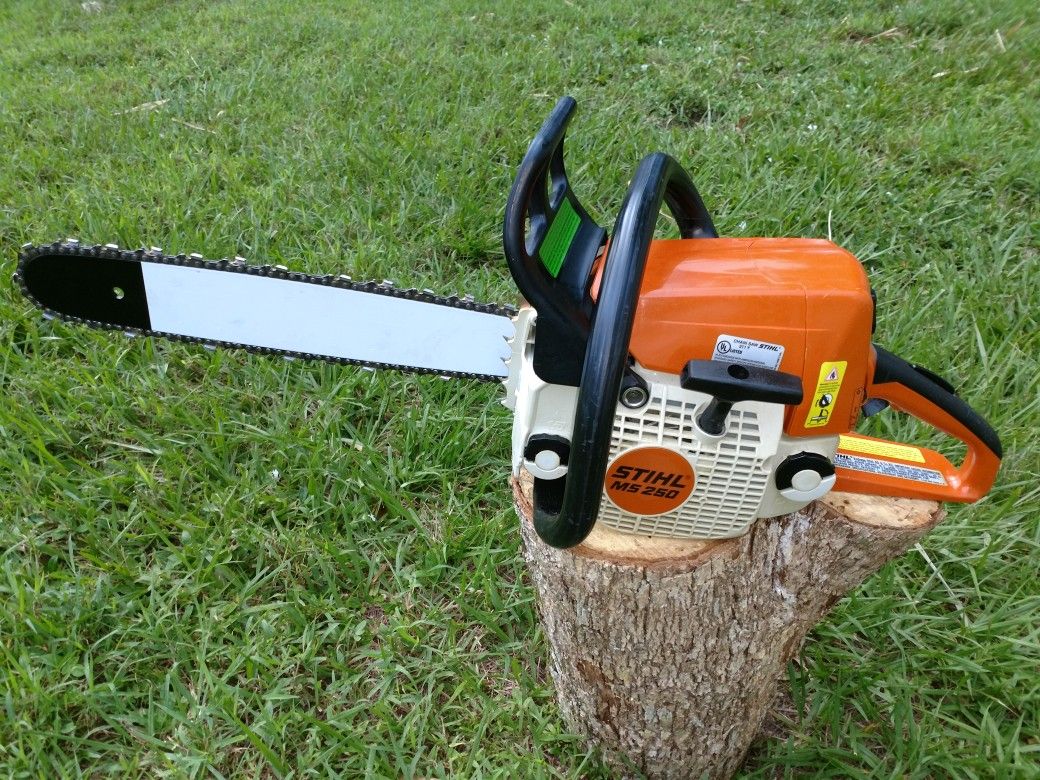 STIHL MS250 Chainsaw w/18" Bar! ( Clean saw, runs strong)