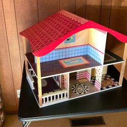 Look ! Beautiful Wood Doll House . Rare !